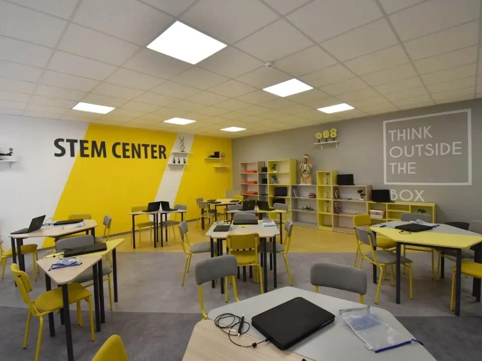 Ученически маси и столове